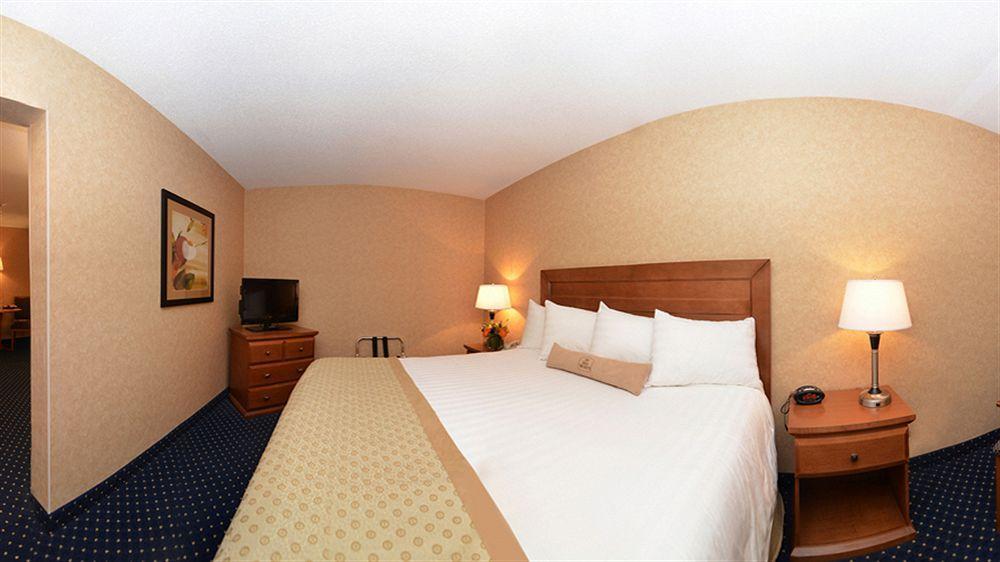 Best Western Plus Langley Inn Εξωτερικό φωτογραφία